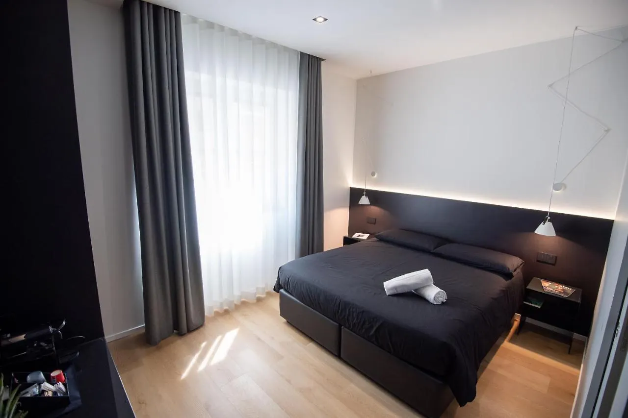 Contemporaneamente 147 - Modern & Comfort Rooms Bari 0*,