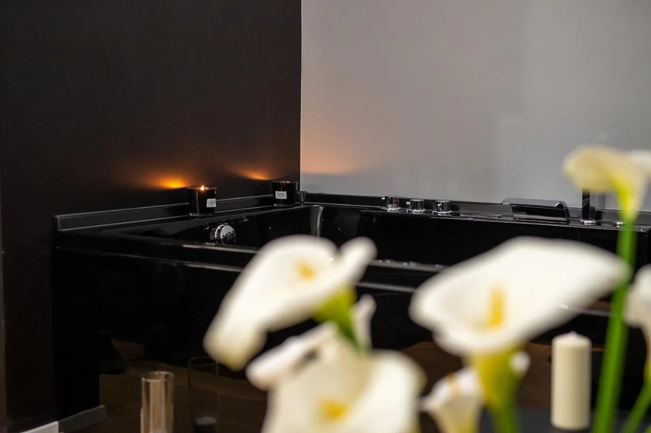 Contemporaneamente 147 - Modern & Comfort Rooms Bari